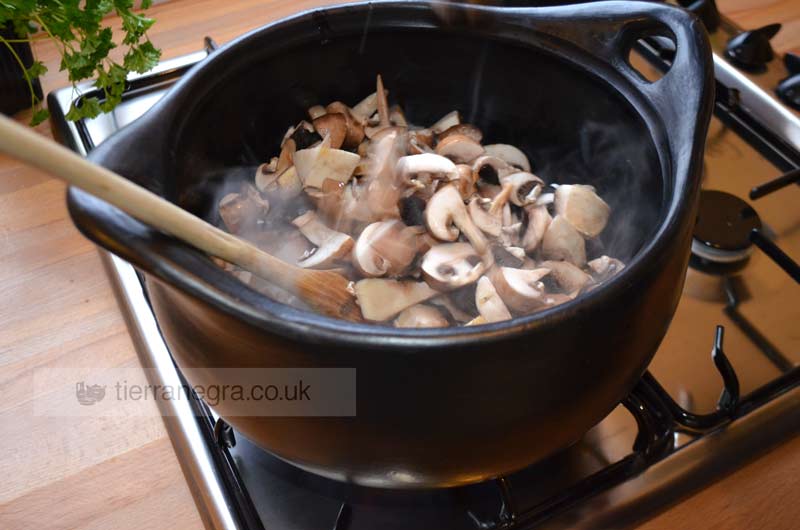 Chestnut mushroom soup