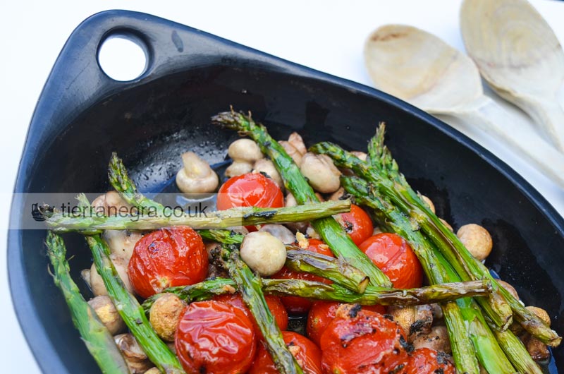 Roasted asparagus, mushrooms and tomatoes